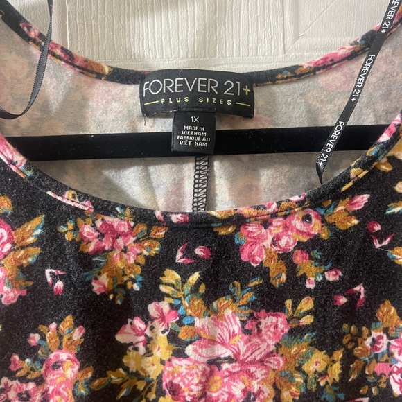 Forever 21 Black Peplum Blouse with Pink Accents - Picture 3 of 4